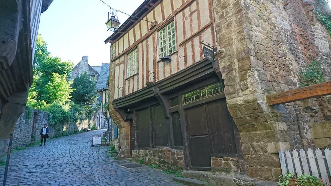 Вілла Maison Du Petit Fort Дінан Екстер'єр фото